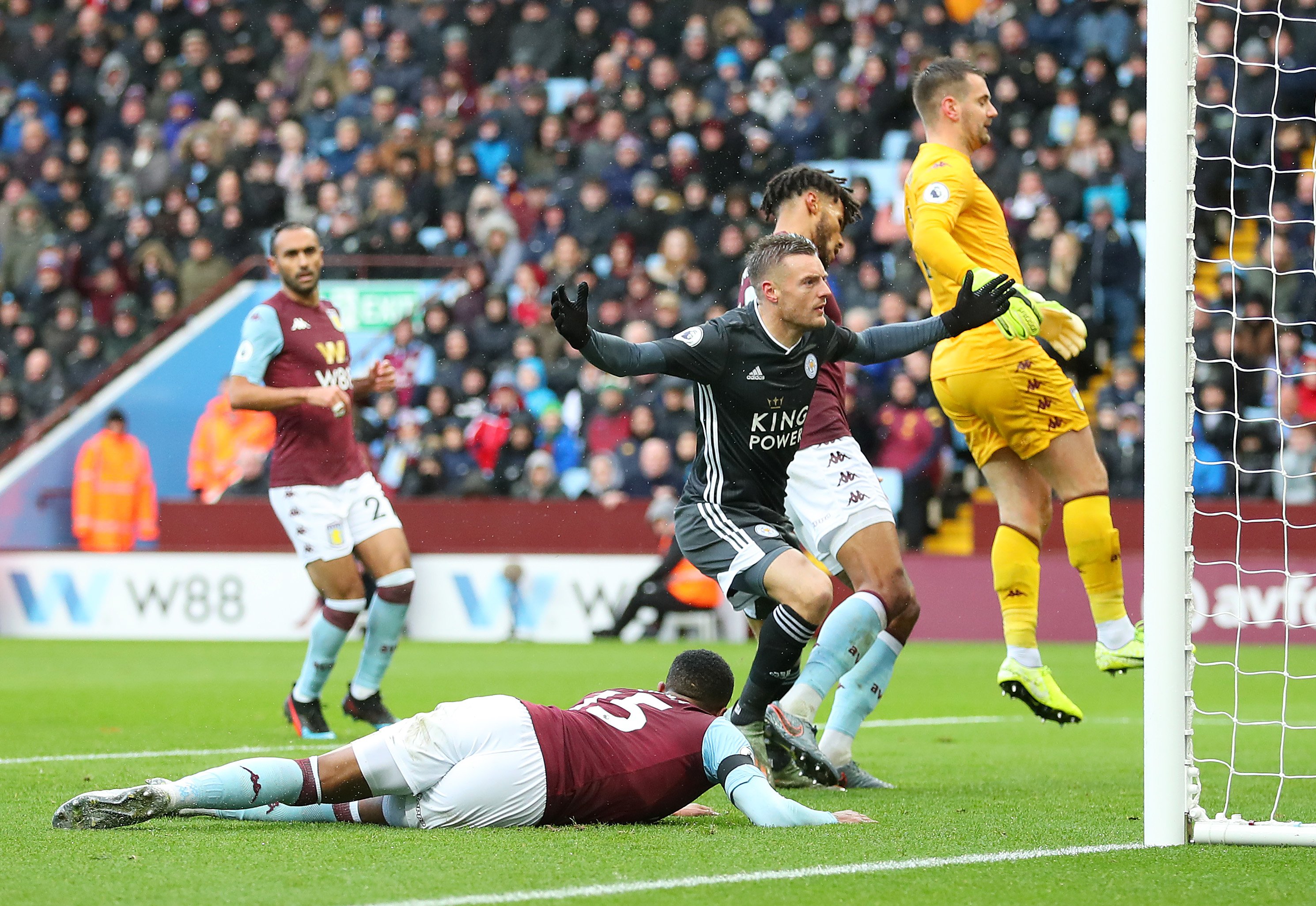 借出色的表 借出色的表